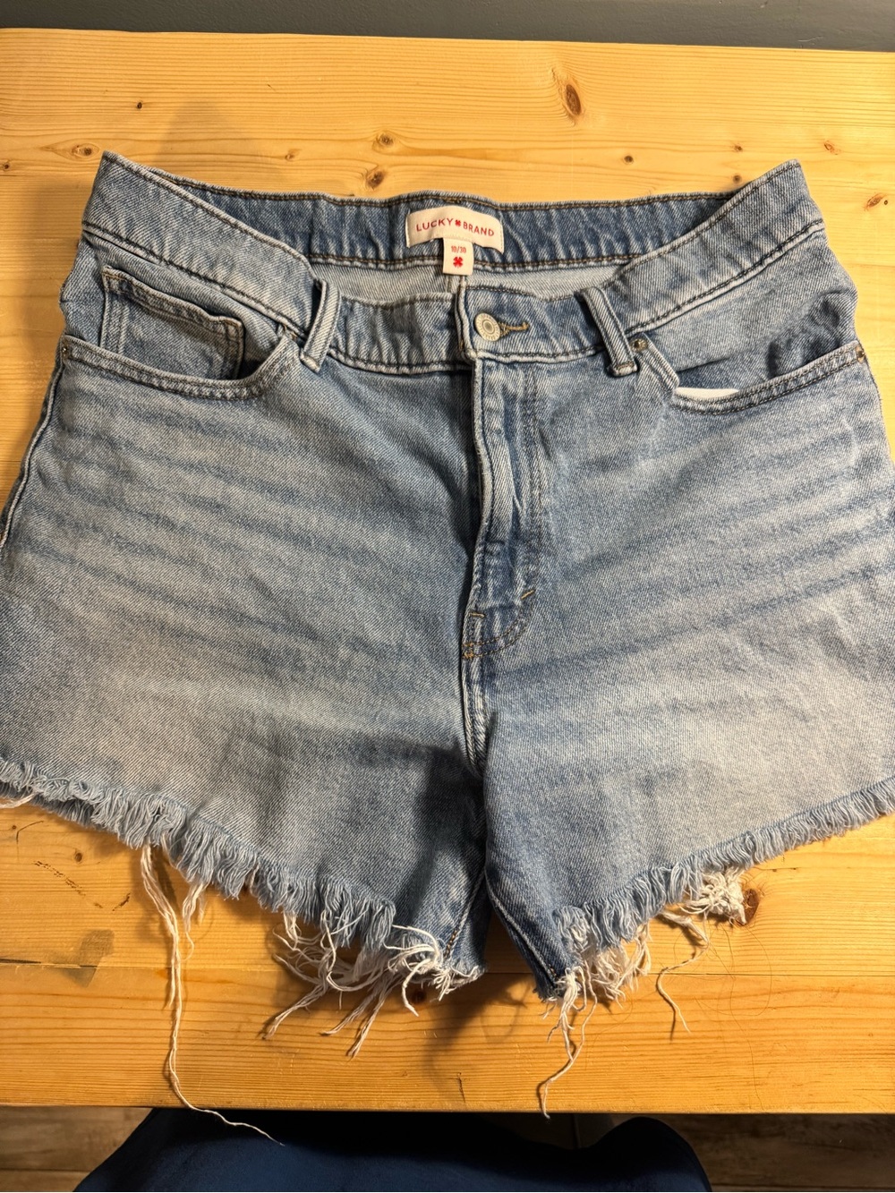 Lucky Brand Light Wash Frayed Denim Shorts - Picture 2 of 9